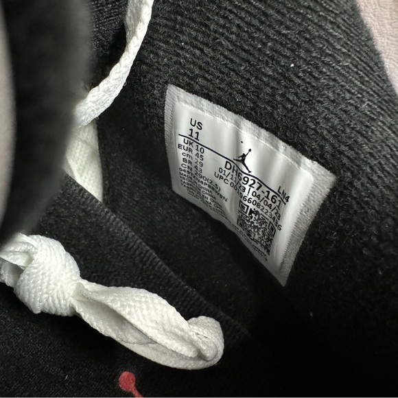 Air Jordan 4 Retro Red Cement Size 11 - Picture 8 of 9